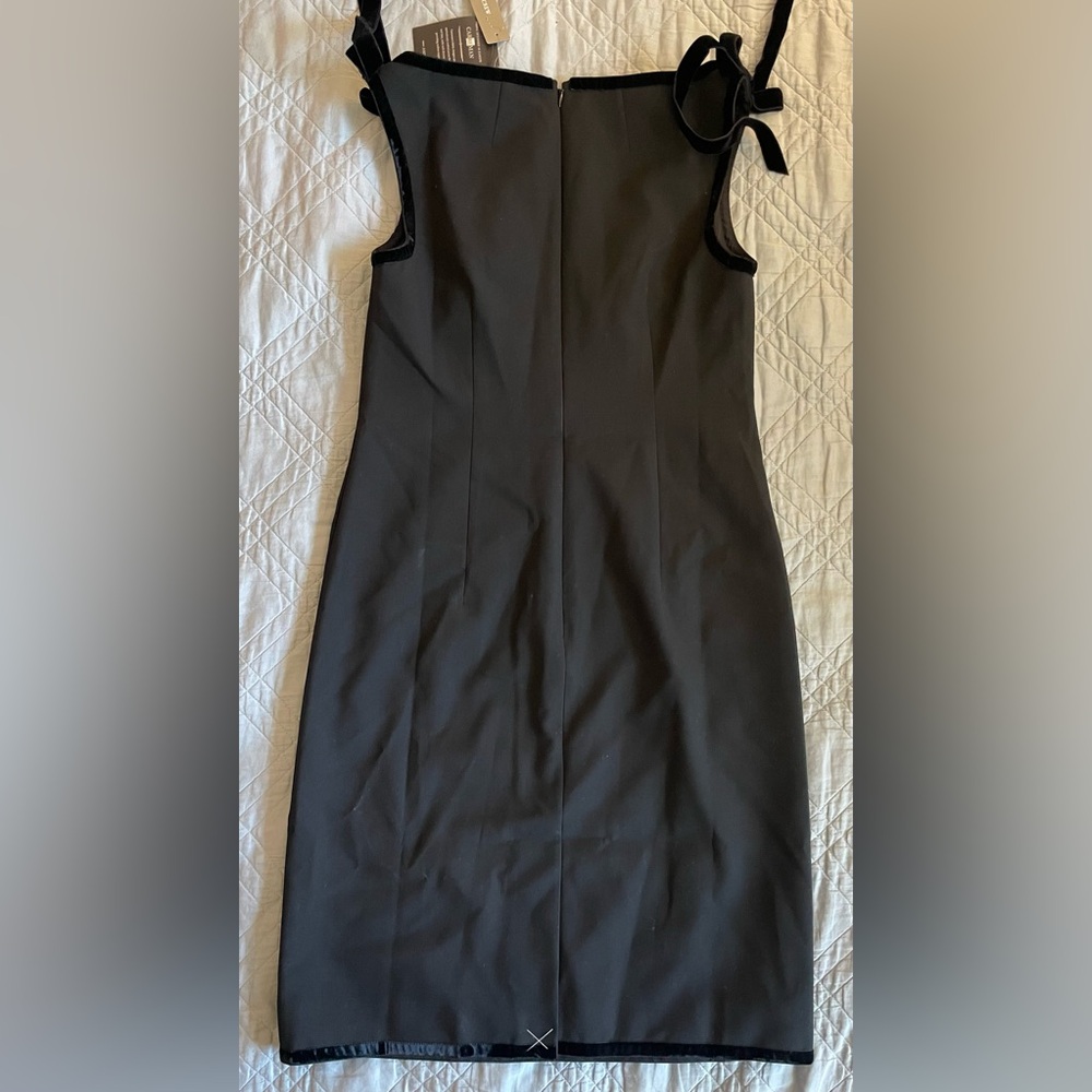J. CREW sheath dress w/velvet bows in four-season stretch Size 00 NWT
$298 - Picture 8 of 9
